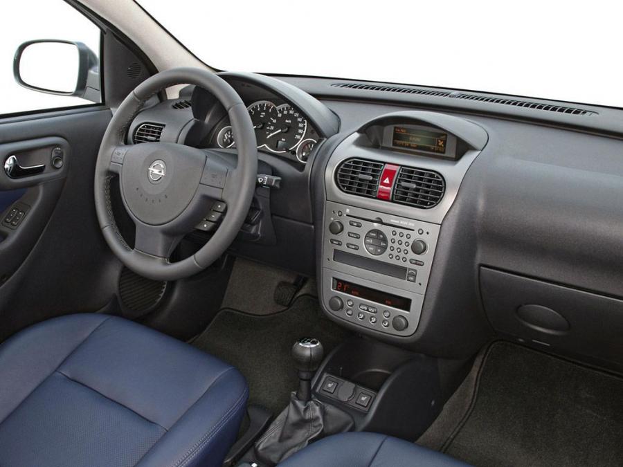  Opel Corsa 5-Door 2003 года  (фото 2 из 12)